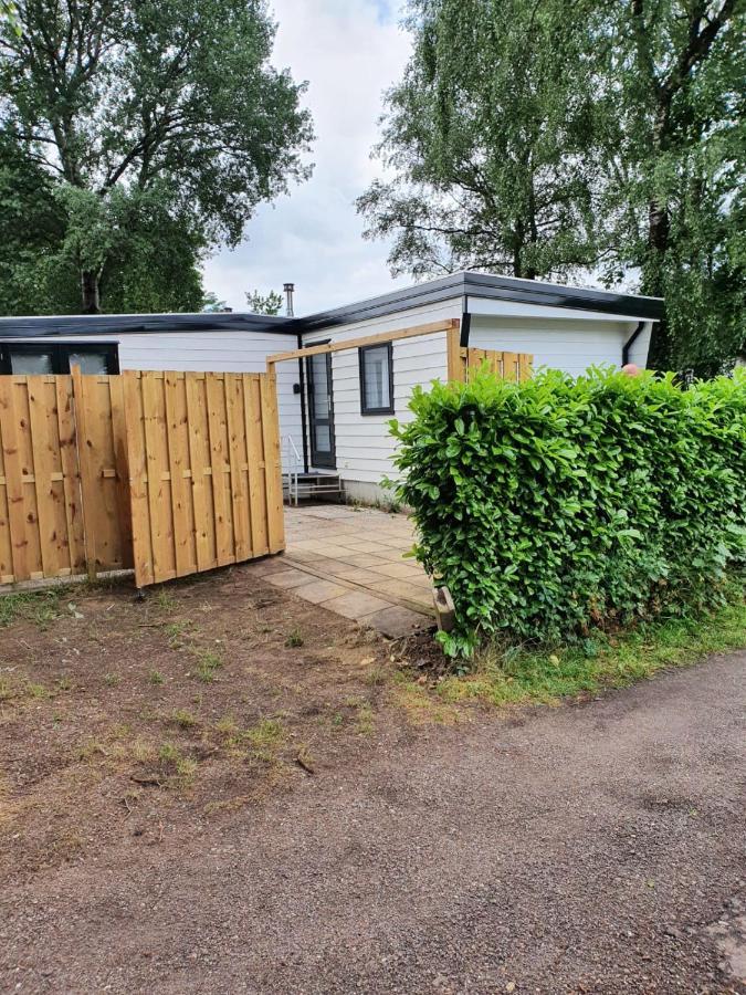 Comfortabel En Gezellig Familie Chalet Tot 6 Personen Op De Veluwe Bungalowpark De Kern بوتِنْ المظهر الخارجي الصورة