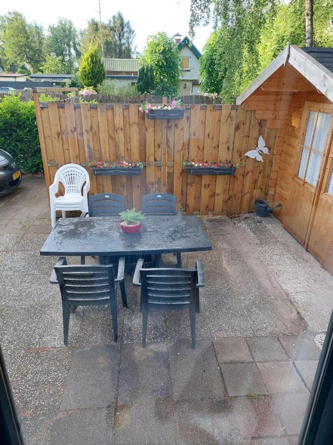 Comfortabel En Gezellig Familie Chalet Tot 6 Personen Op De Veluwe Bungalowpark De Kern بوتِنْ المظهر الخارجي الصورة